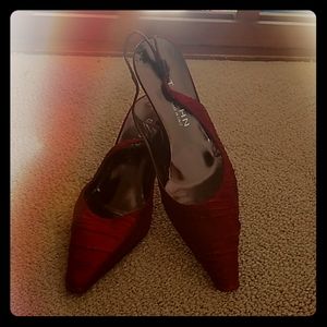 Red ST. JOHN Sling Back 3" heals